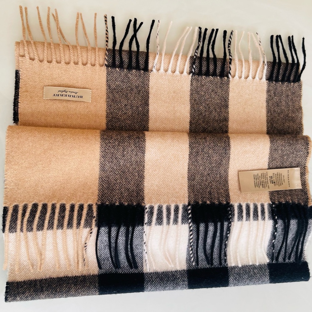 Burberry Black and Cream Cashmere Scarf